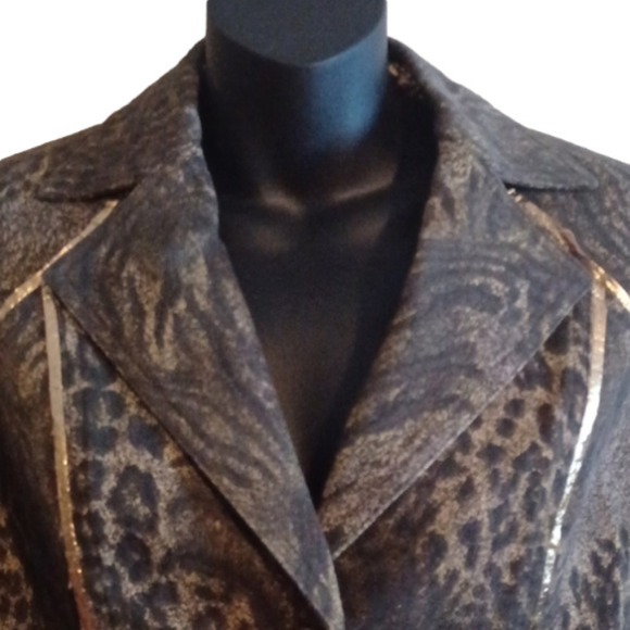𝅺Animal print blazer. No tags, please see measurements.Mob wives! - Picture 2 of 11